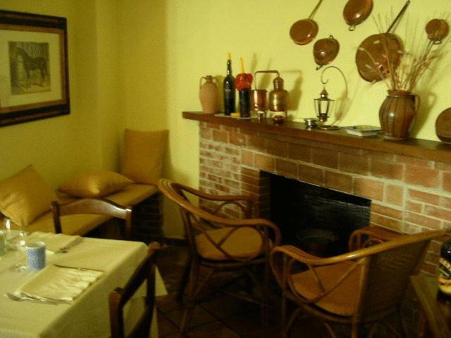 Tavernola - Locanda Di Campagna บัตตีปาลเลีย ภายนอก รูปภาพ