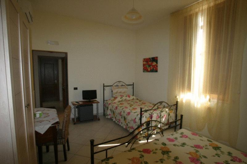 Tavernola - Locanda Di Campagna บัตตีปาลเลีย ภายนอก รูปภาพ