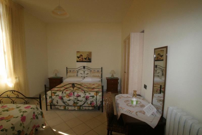 Tavernola - Locanda Di Campagna บัตตีปาลเลีย ห้อง รูปภาพ